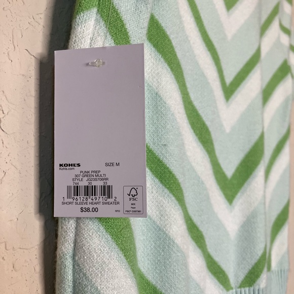 SO stretchy green heart t-shirt - Picture 4 of 6